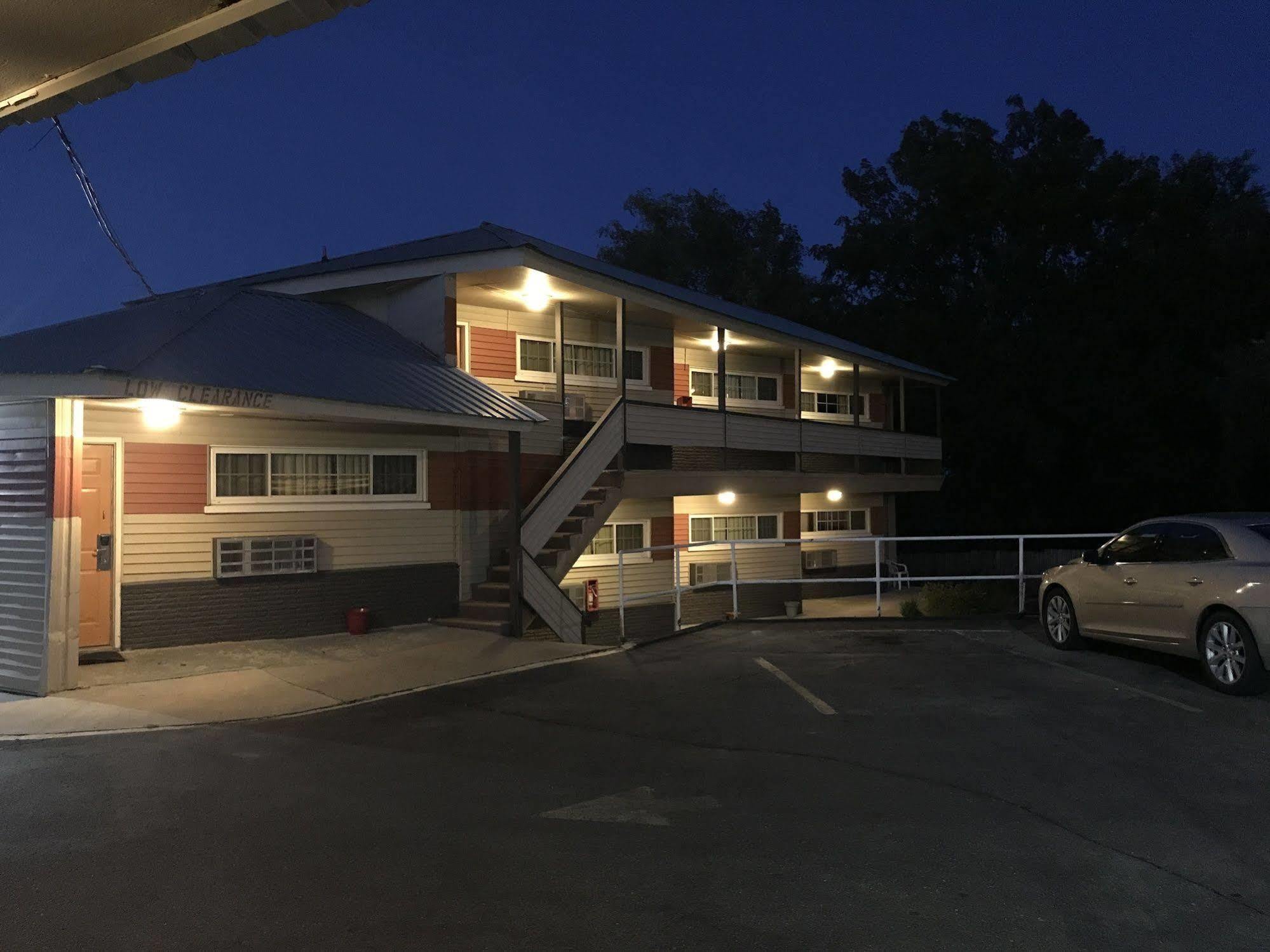 Economy Inn Marshalltown Exteriér fotografie